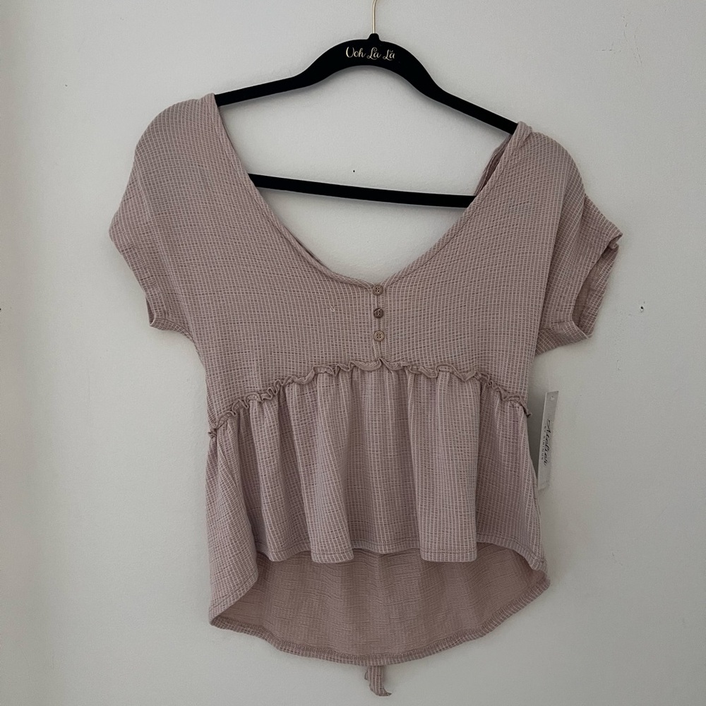 🤎brown short sleeve blouse with buttons down the front. size S.